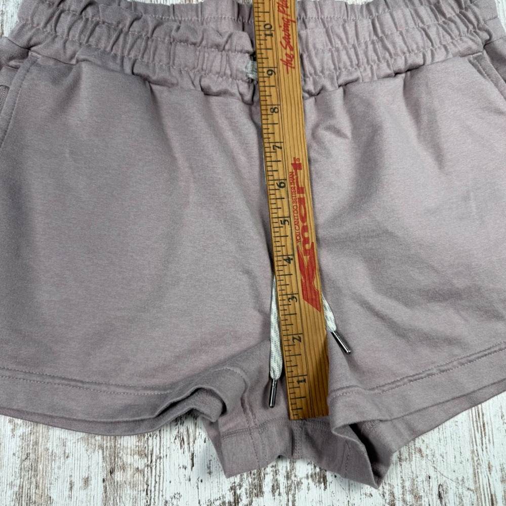 Vuori Halo Performance Shorts Mauve Purple DreamKnit Sz Small Athletic Comfort - Picture 6 of 8